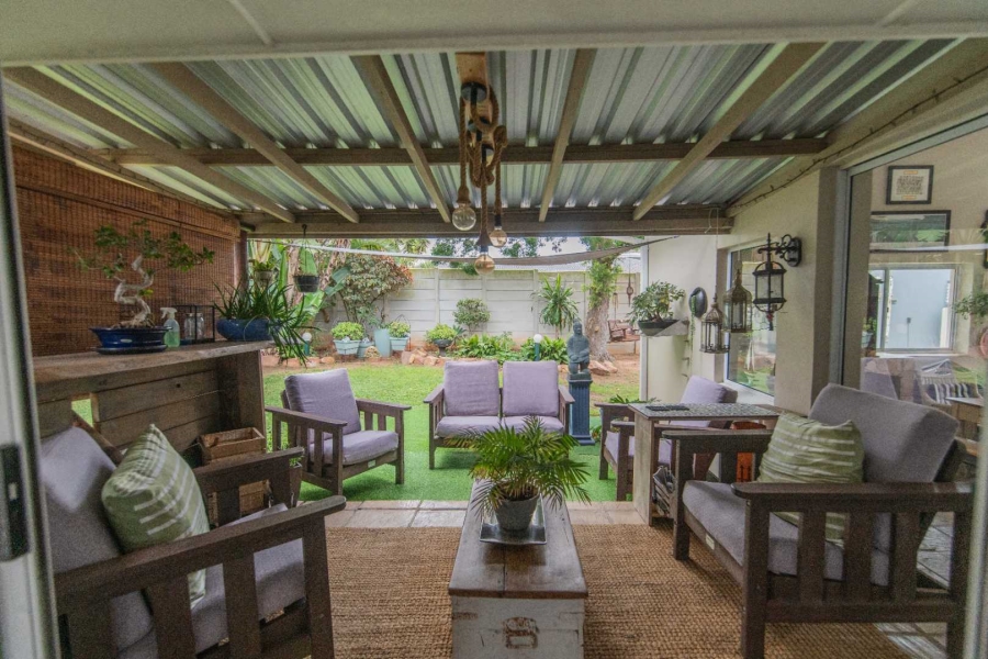 8 Bedroom Property for Sale in Summerstrand Eastern Cape